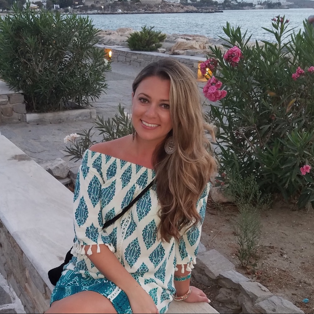 Meet your Posher, Ana